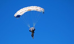 足彩网|C9获2500万美元战略注资，双线作战时代电竞俱乐部运营成本激增引关注