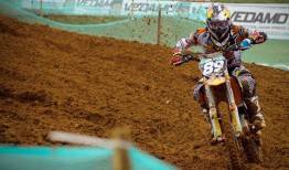 中国足彩竞彩网-今日体育热潮，CCTV5双赛直播中国男篮与U16国足，网络直击大连英博U21对决亚泰