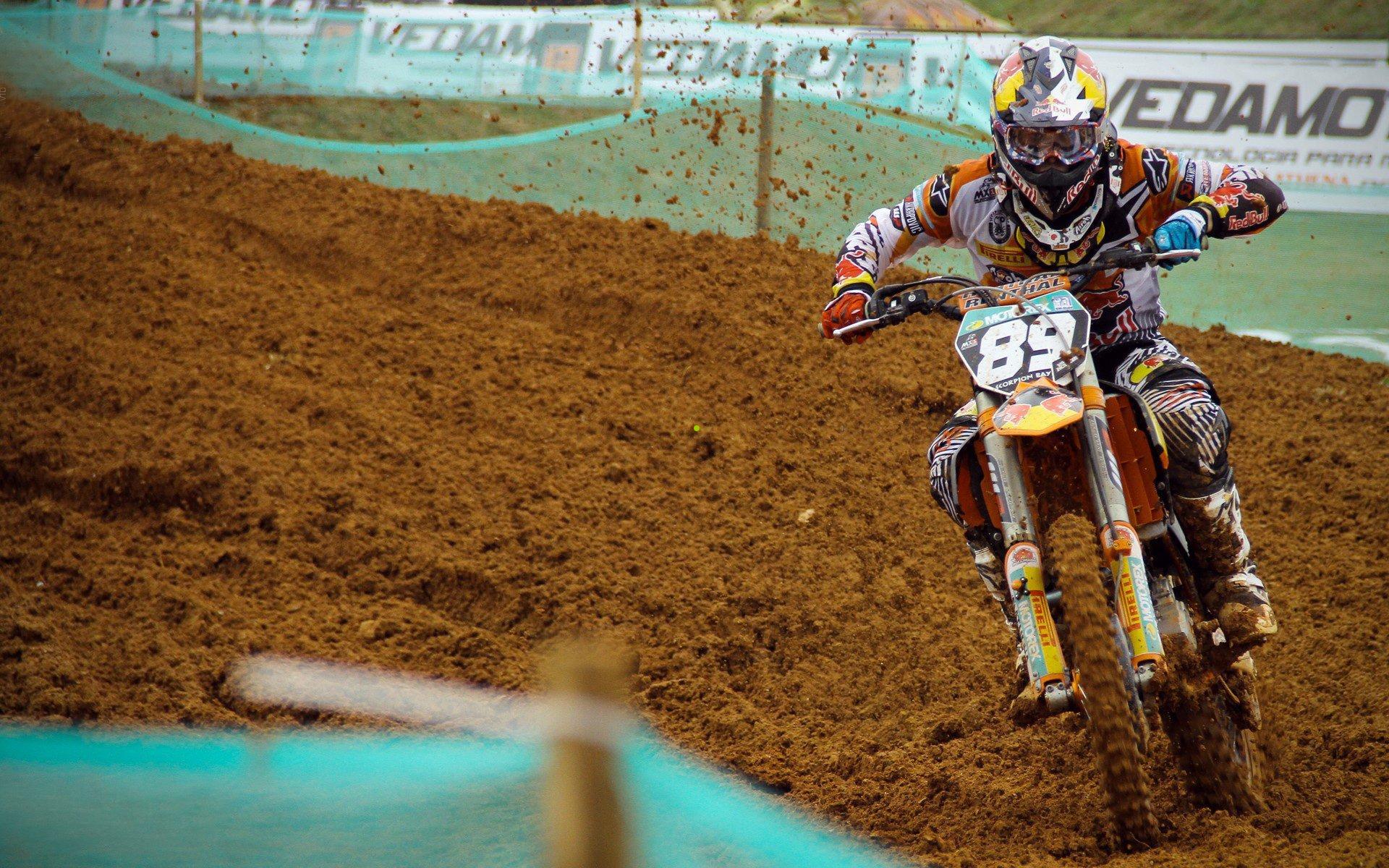 柔佛主帅赞誉成都印象佳，强调克服场地因素迎战关键赛事